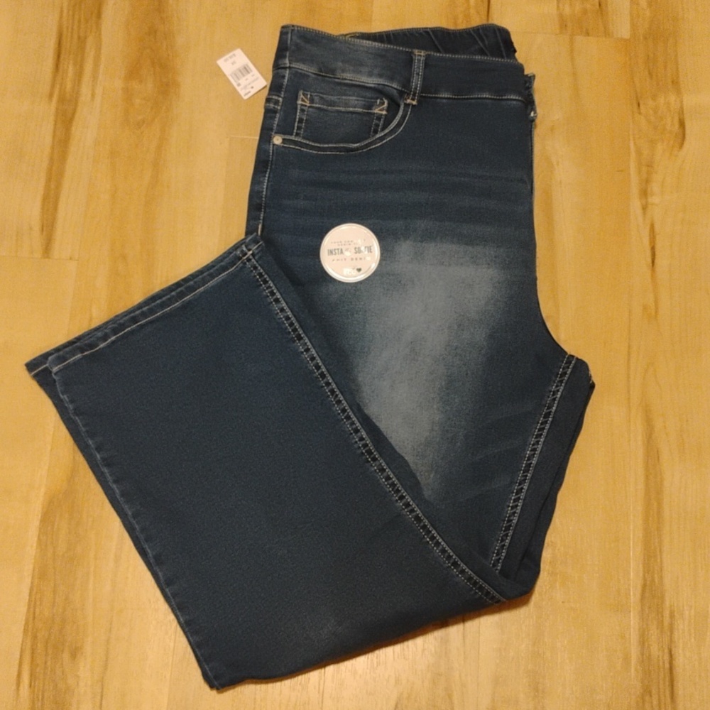 π Wallflower Luscious Curvy Bootcut Jeans Size 3X NWT Stretch Waist Size 22-24 - Picture 2 of 7